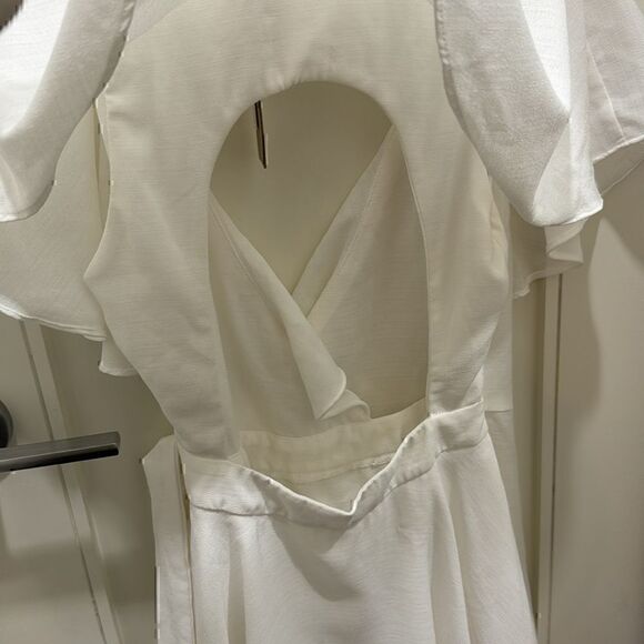 NWT -DO + BE - White Wrap Romper Open Back Size S - Picture 8 of 15